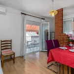 1 Bedroom Stunning In *