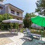 1 Bedroom Stunning In *