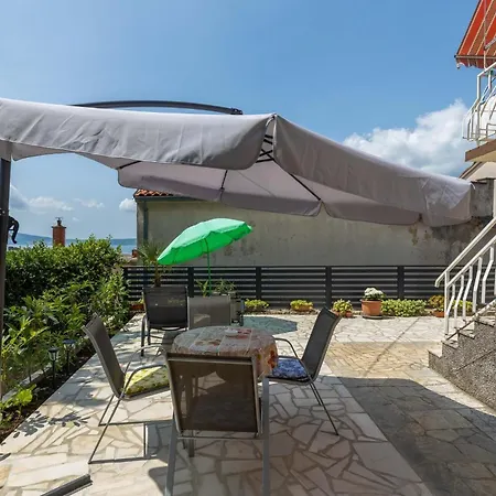 Apartmán 1 Bedroom Cozy In Selce