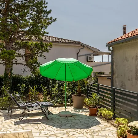 Apartment 1 Bedroom In *