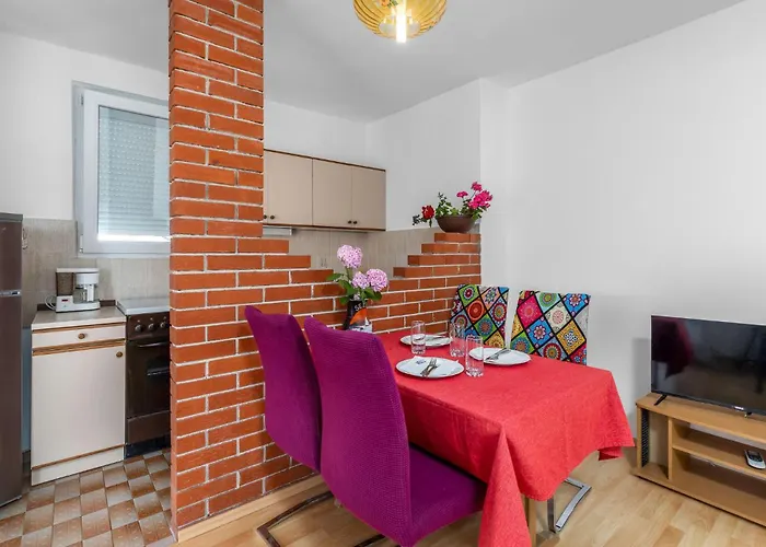 Daire 1 Bedroom In Selce